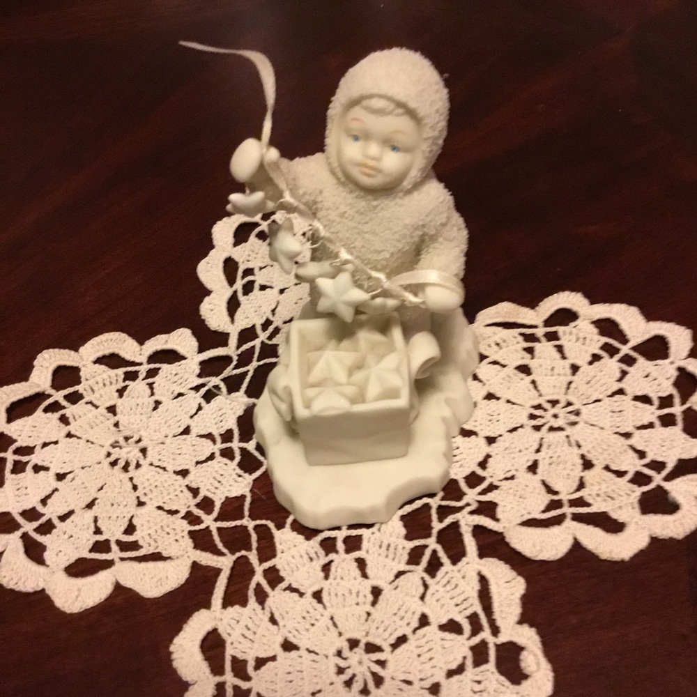 Dept.56 Winter Snowbabies “Stringing Fallen Stars” Bisque Figurine